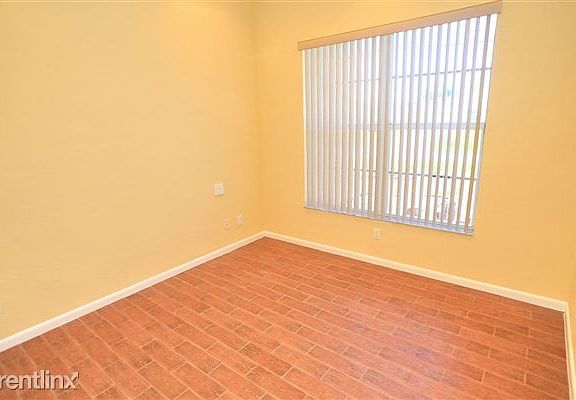 3rd image of 4059 SW Kamsler St