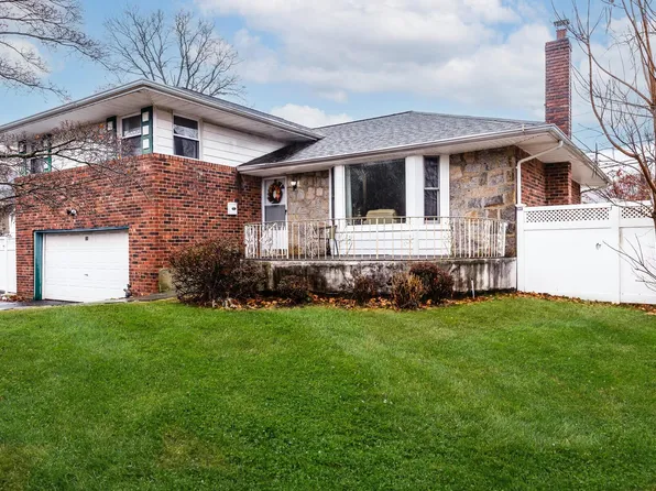 20 Berkley Lane, Syosset, NY 11791