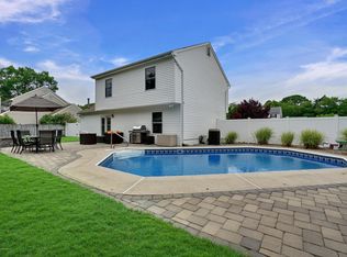 19 Evelyn Ct, Brick, NJ 08723