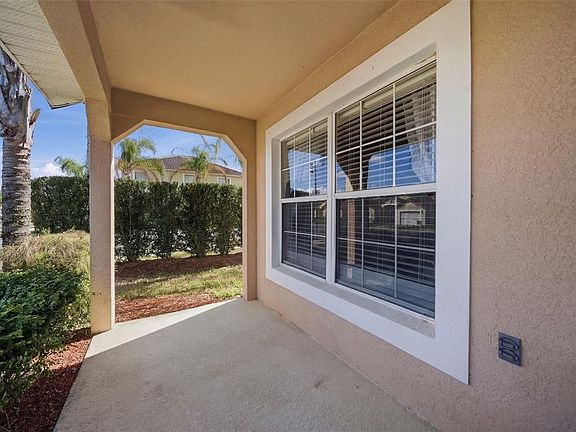 4th image of 411 Robin Rd