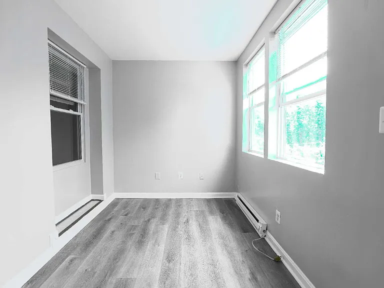 1633 E St NE #3 — Photo 14