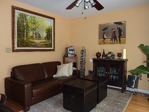 family room w/hardwood floors 