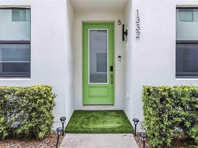 1332 W Gray St #5 — Photo 1