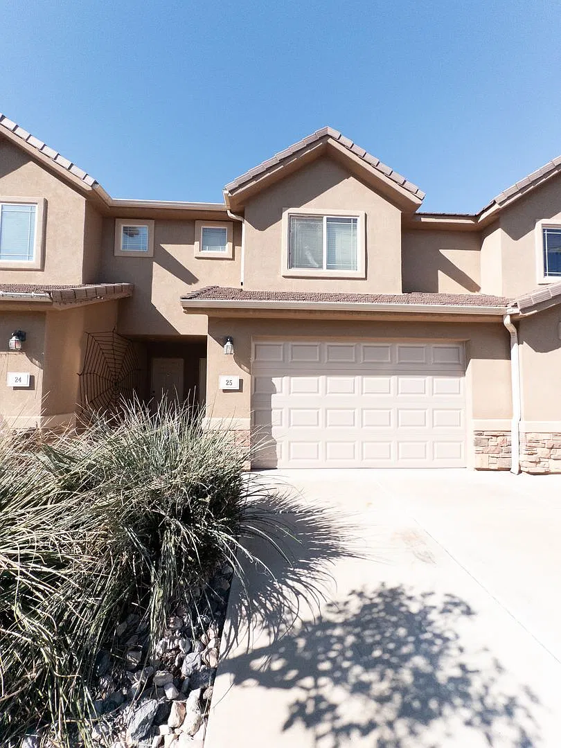 Remodeled 3 Bed / 2.5 Bath Townhome in Great Location — Photo 2