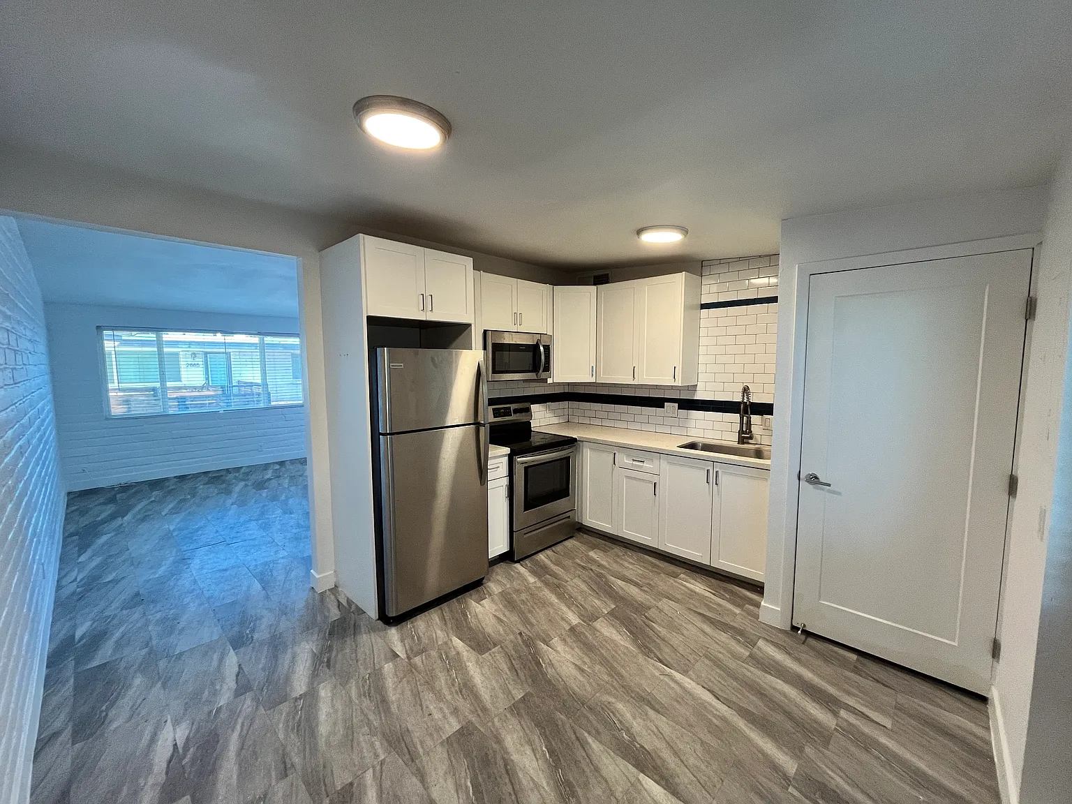 2 bed, 900 sqft, $1,295 — Photo 2