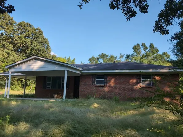 72 Oakview St, Potts Camp, MS 38659