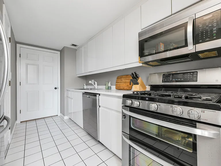 170 Tremont St #1704 — Photo 23