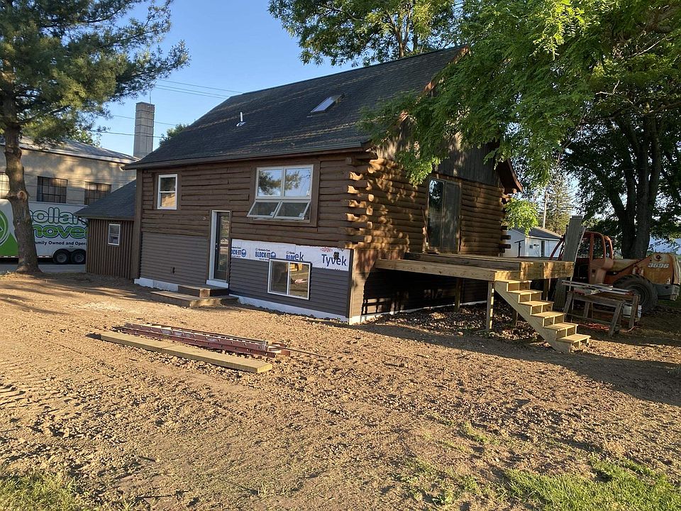 2nd image of 403 Marshall Ln