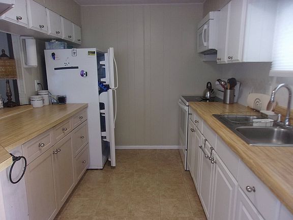3rd image of 5632 Newman Dr
