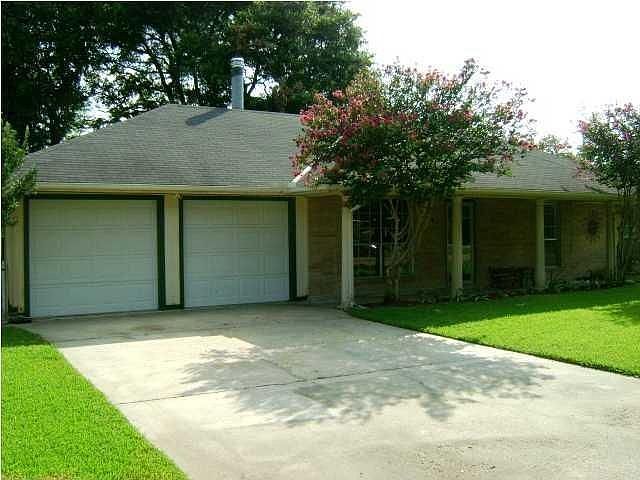 1st image of 210 Claymore Dr