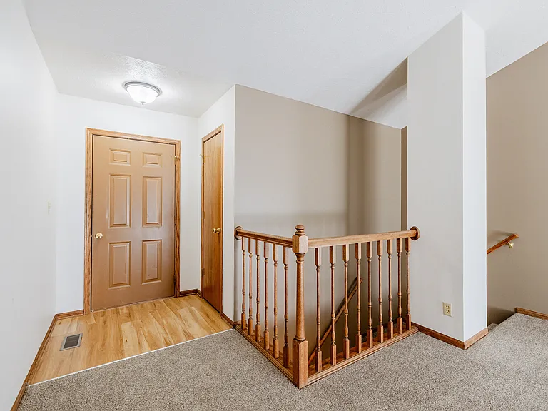 5155 S 80th St — Photo 10