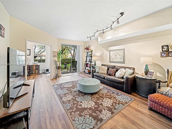 4th image of 765 SW 148th Ave APT 1211