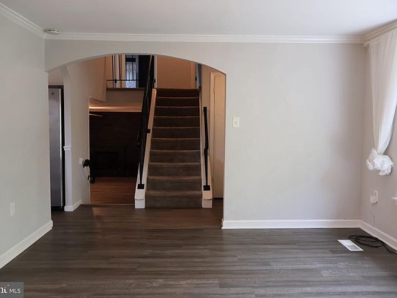3rd image of 5218 Caroline Cir