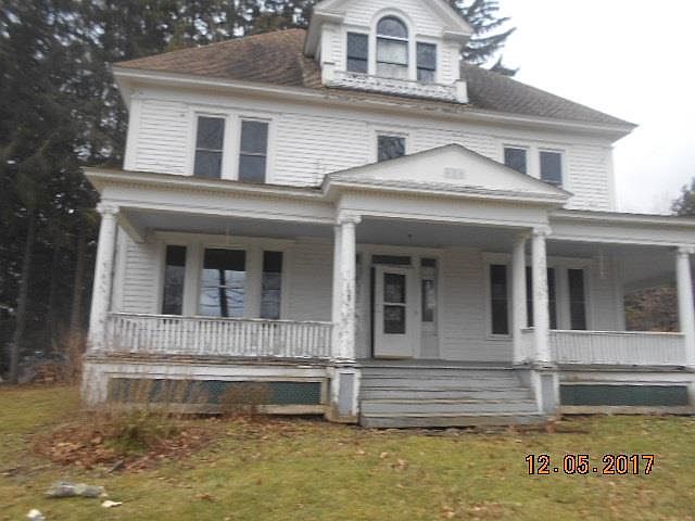 1st image of 137 W Main St