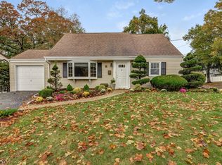 73 Elmwood Dr, Livingston, NJ 07039