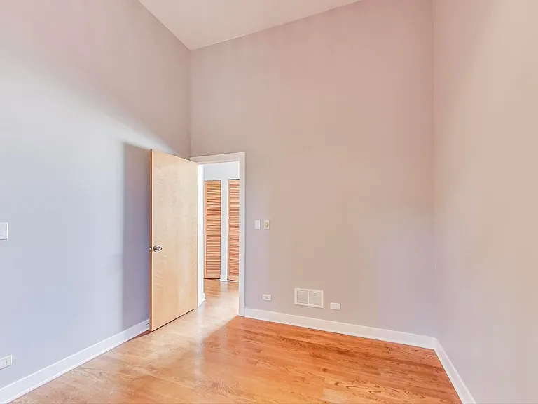 1022 N Wood St #3 — Photo 21