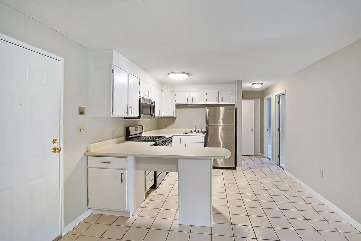 2 bed, 2.0 bath, 972 sqft, $2,200 — Photo 4