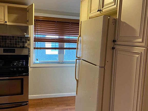 3rd image of 64 Austin Ave Floor 3