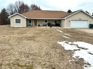 5721 S Lachance Rd, Lake City, MI 49651