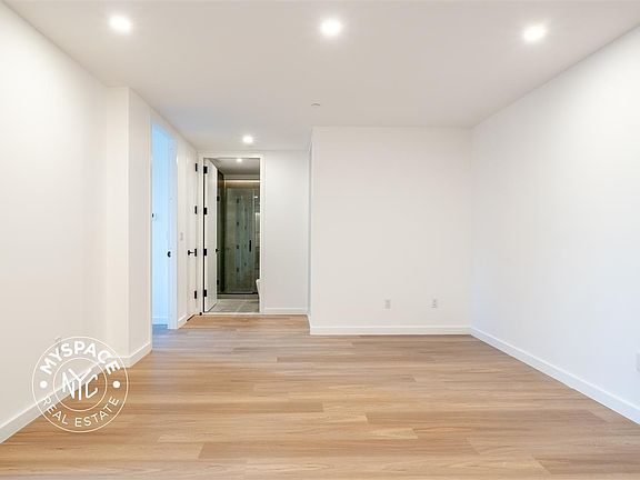 4th image of 650 Madison St #3K