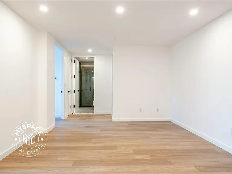 650 Madison St #3F — Photo 8