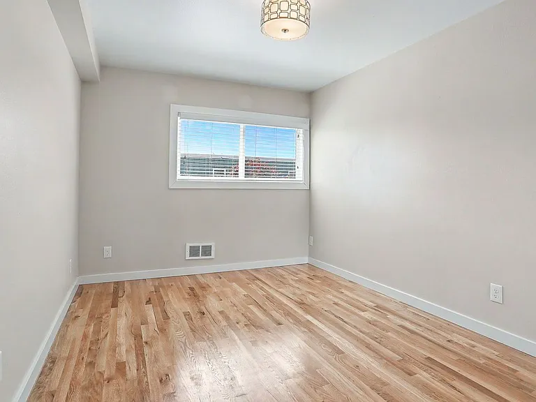 1221 Apartments — Photo 21