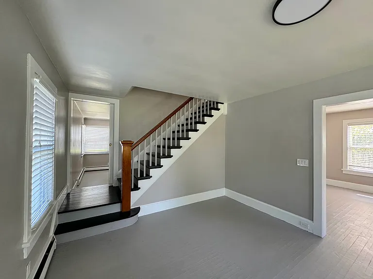 6 Washington Ave — Photo 6