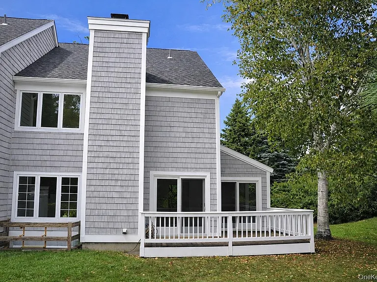 42 Clarewood Dr — Photo 21