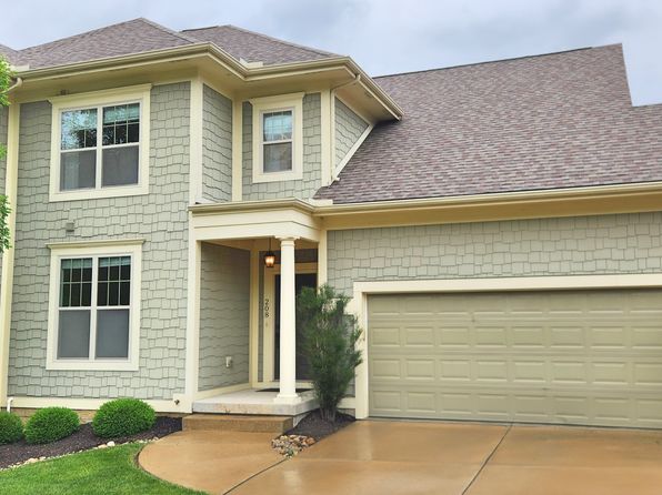 208 Pointe Oakwood Way