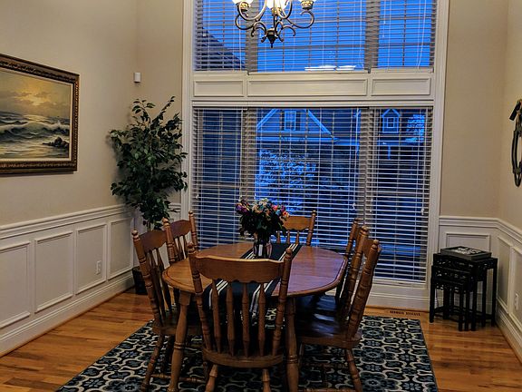 4th image of 140 Tuscany Way