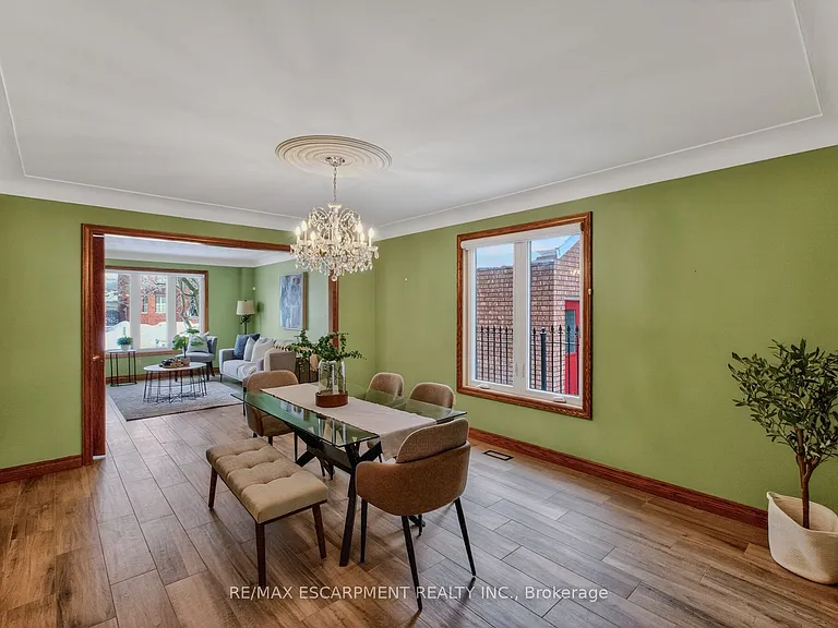 41 Candor Cres — Photo 12
