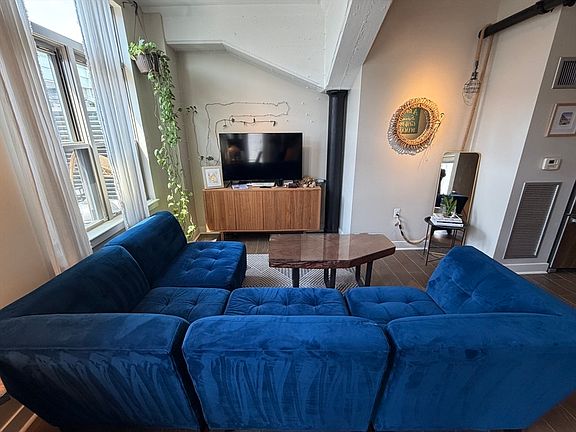4th image of 166 Terrace St #Penthouse 2