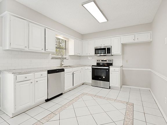 5th image of 2013 Arles Ln