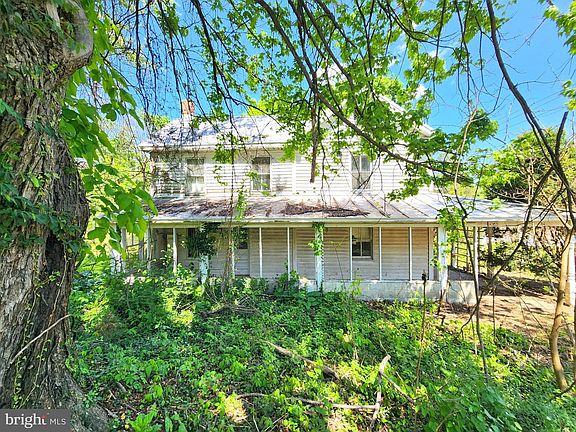 3rd image of 26506 Clarksburg Rd