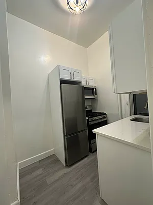 Rented by Peter R. Hungerford, LREB | media 18