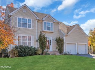 1 Sunbird Ct, Jackson, NJ 08527