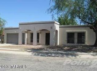 7411 E Rio Verde Dr, Tucson, AZ 85715
