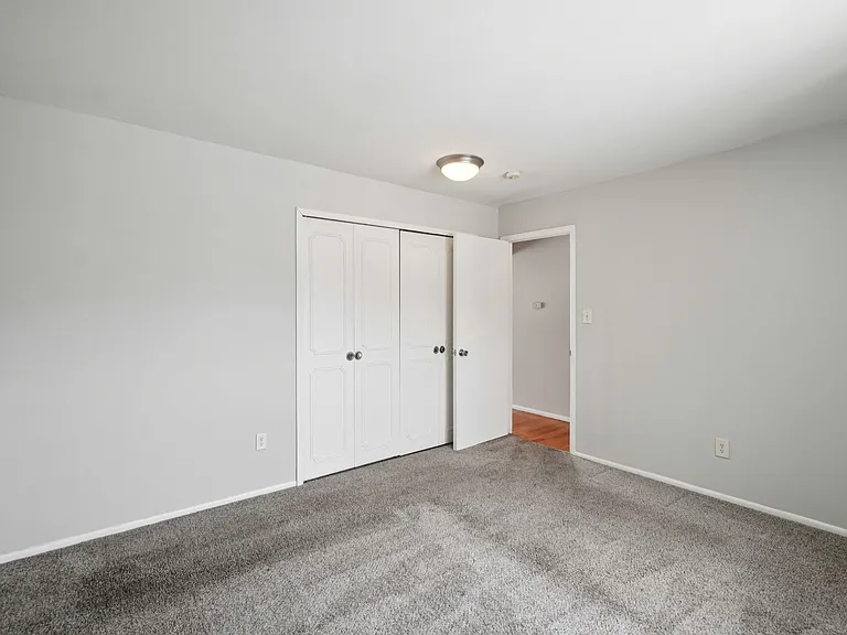 Cherry Hill Village Apartments - Dearborn Heights, MI — Photo 20