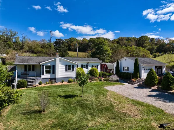 2290 Fire Tower Rd, Christiansburg, VA 24073