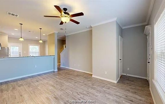 4th image of 301 Parkway #338