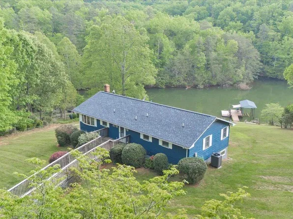 504 Witcher Creek Ln, Huddleston, VA 24104