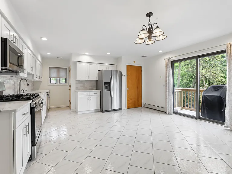 15 W Bradford Ave — Photo 28