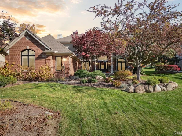 23400 Spy Glass Hl N, South Lyon, MI 48178