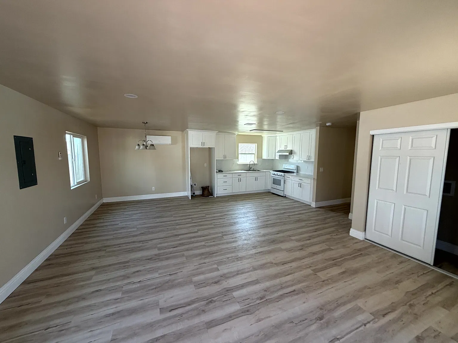 744 Mae Avenue - 1 — Photo 4