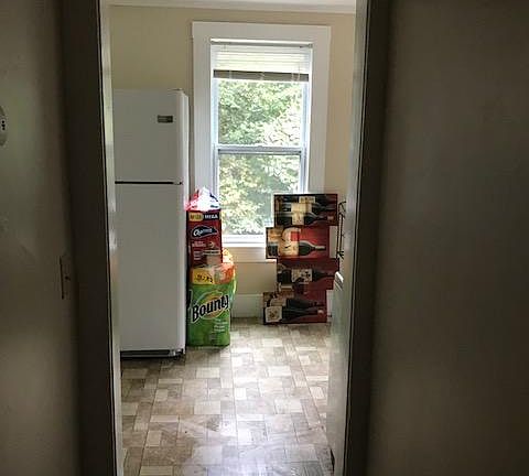 4th image of 125 Sanborn St