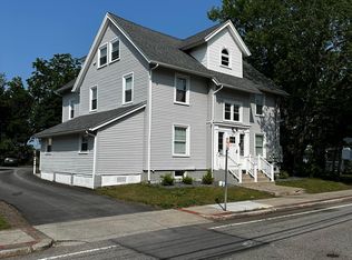 31 Grove St, Pawtucket, RI 02860