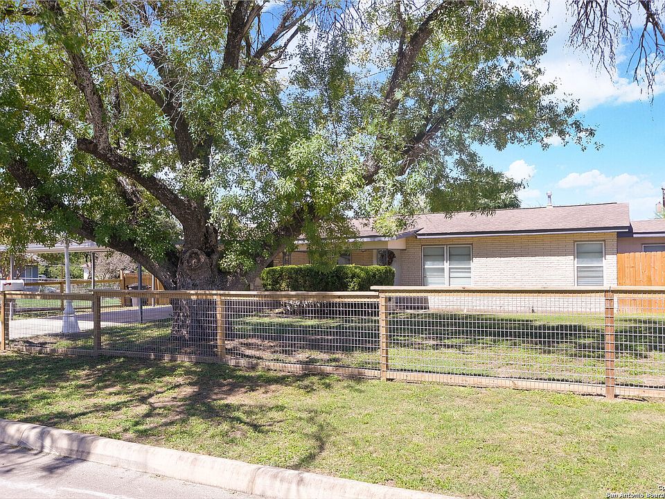 1st image of 403 PICKWELL DR