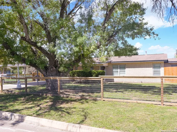 403 PICKWELL DR, San Antonio, TX 78223