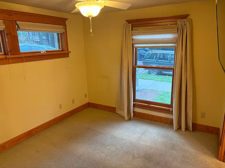 1761 N Franklin Pl — Photo 7