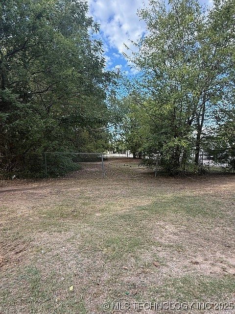 2nd image of 0 Spurr St